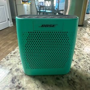 Bose Wireless Speaker *needs replacement charger*